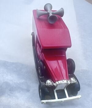 Chevron Commemorative Model Standard Oil Announcer Car Die-Cast Metal Lledo A111